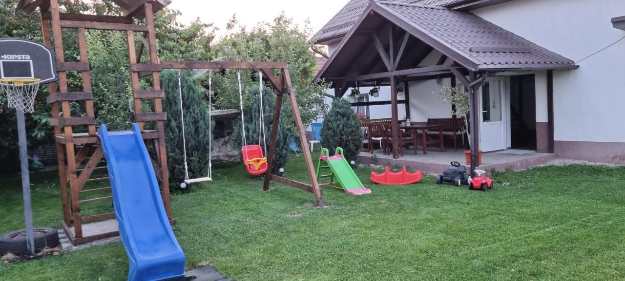 Casa De Oaspeti Laura Rîşnov エクステリア 写真
