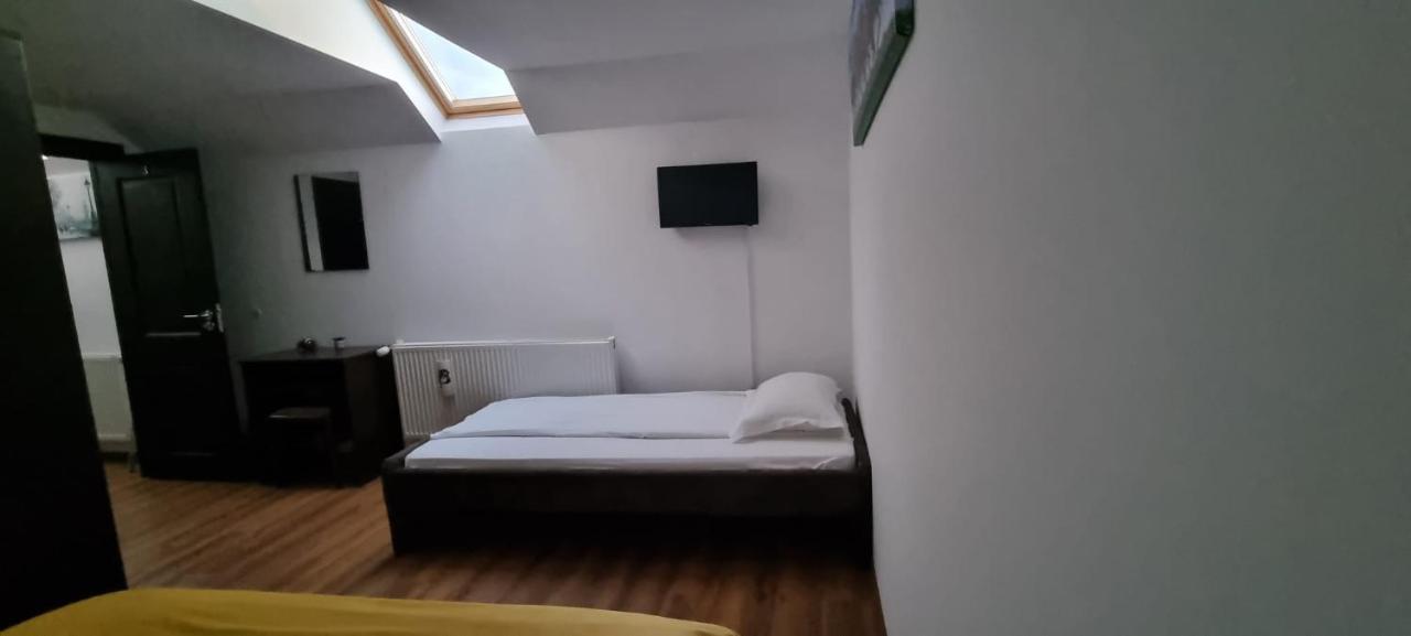 Casa De Oaspeti Laura Rîşnov エクステリア 写真